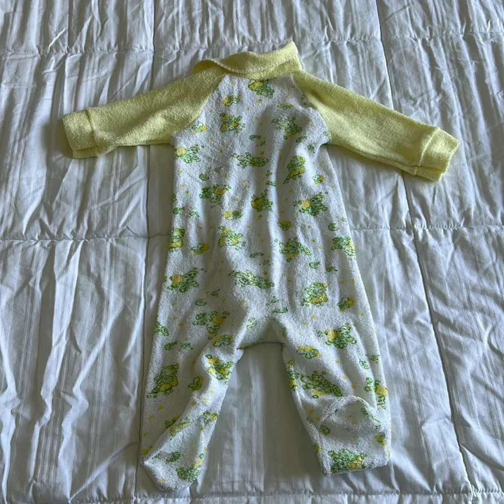 Vintage nursery rhyme sz m / 6-12 months Yellow White clown Print Kids One Piece